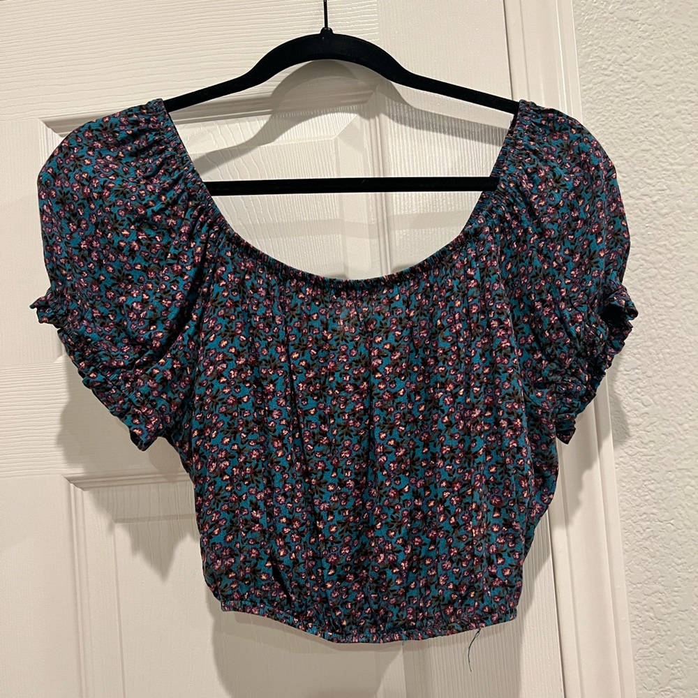 Sky & Sparrow Off the Shoulder Crop Top